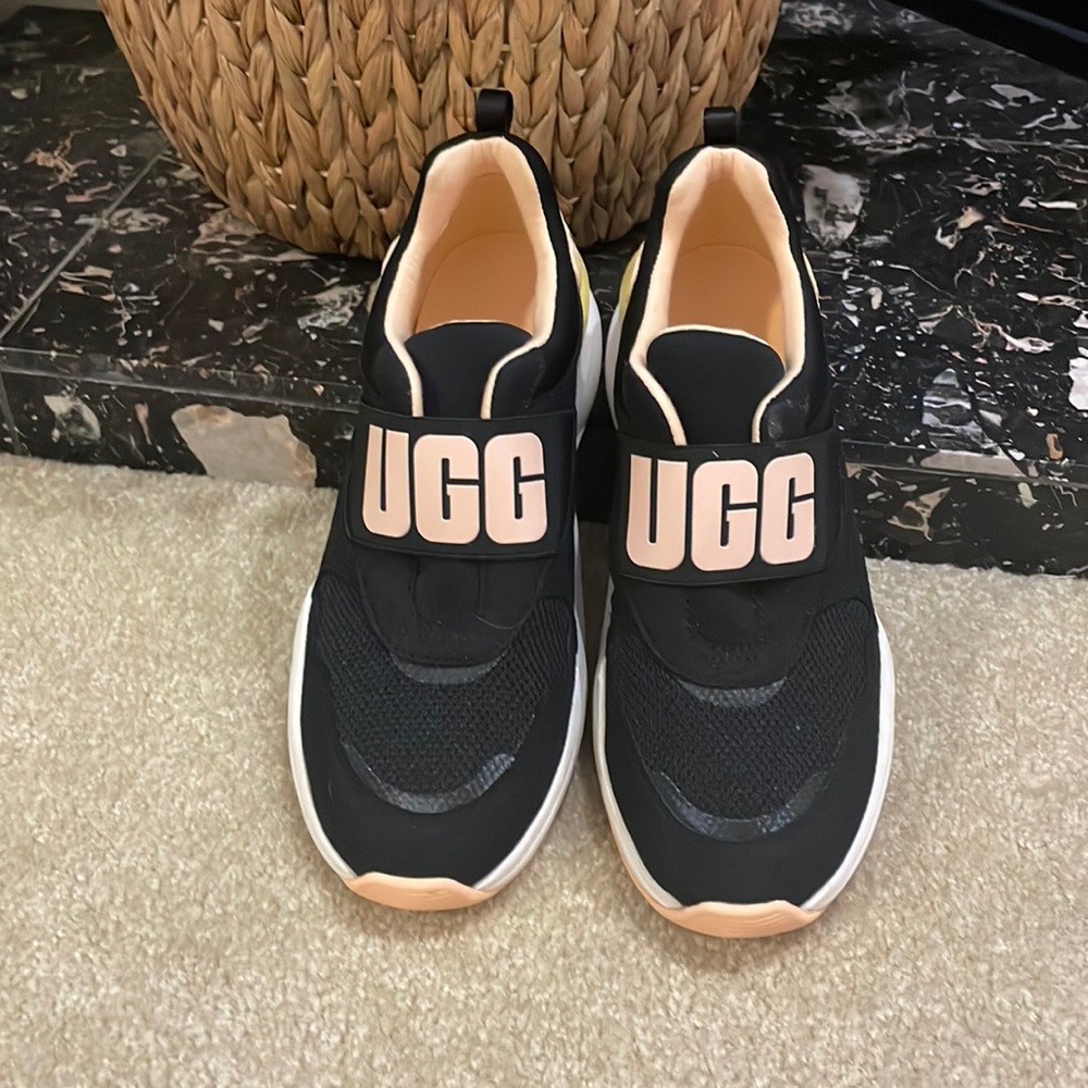 Ugg Size 8 - image 1